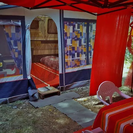 Caravan Kavatsi Κάμπινγκ *